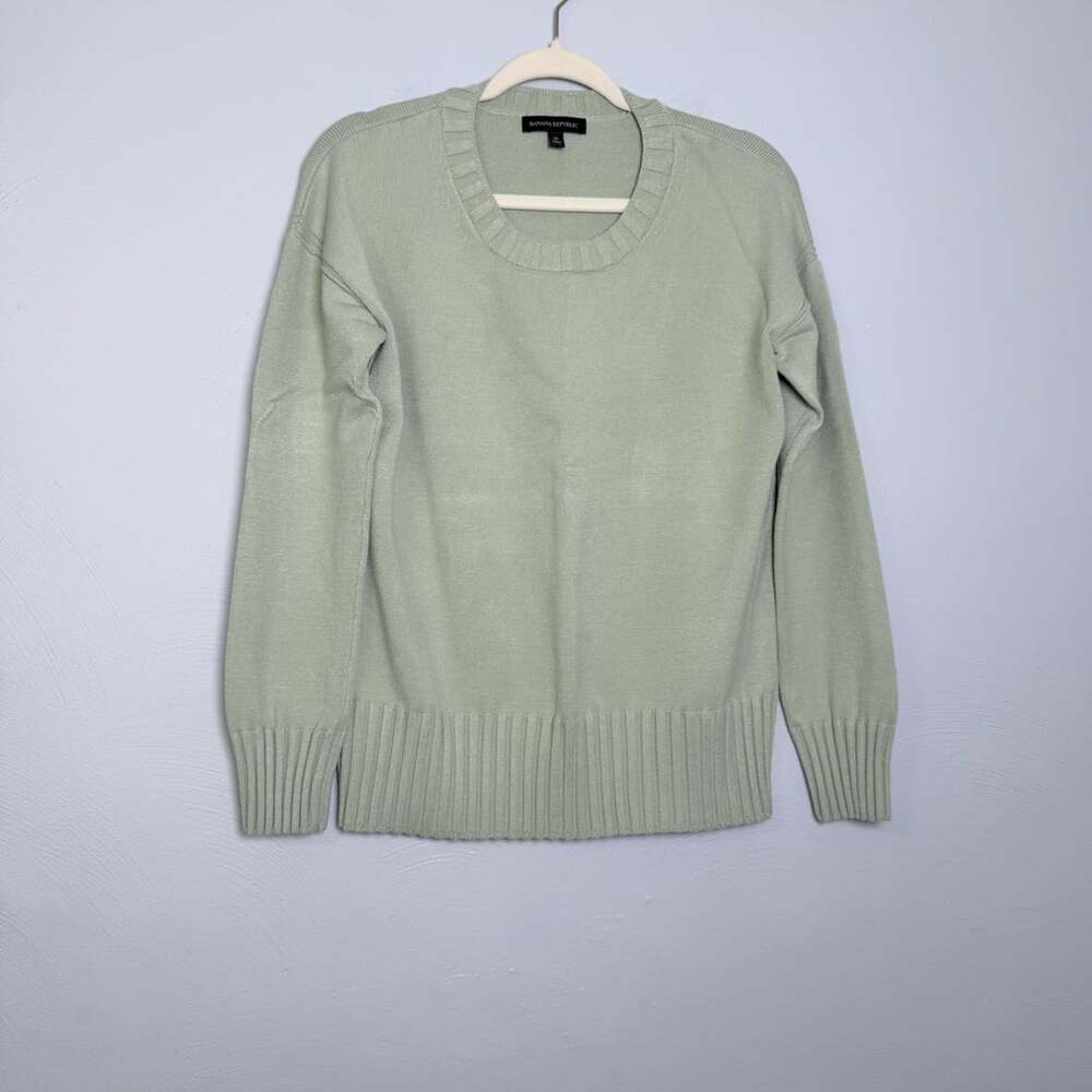 Banana Republic Crewneck Sweater Size M Green Knit Pullover